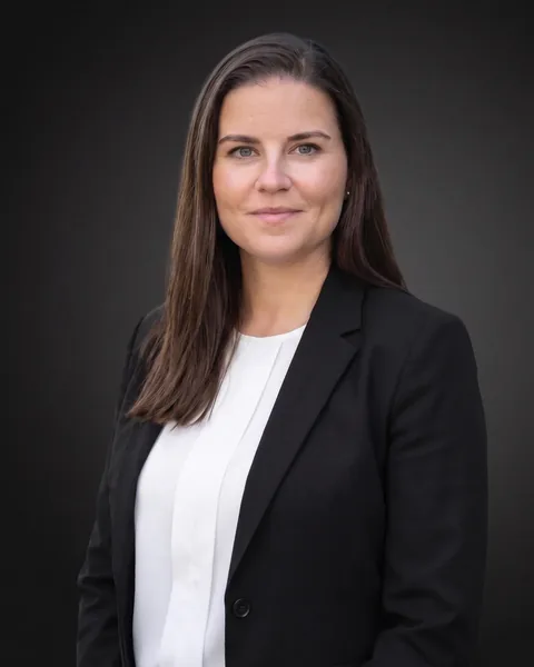 Alicja Motyl, Bausachverständige und Ingenieurin (M. Eng.), DEKRA-geprüfte Sachverständige für Schimmelpilzbewertung
